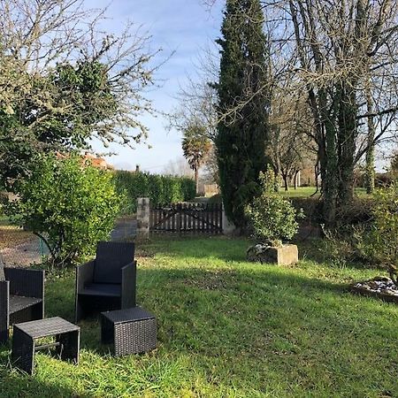 Charmant Gite En Perigord Vert Douchapt Exterior foto